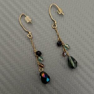5/$10 Pair of drop earrings